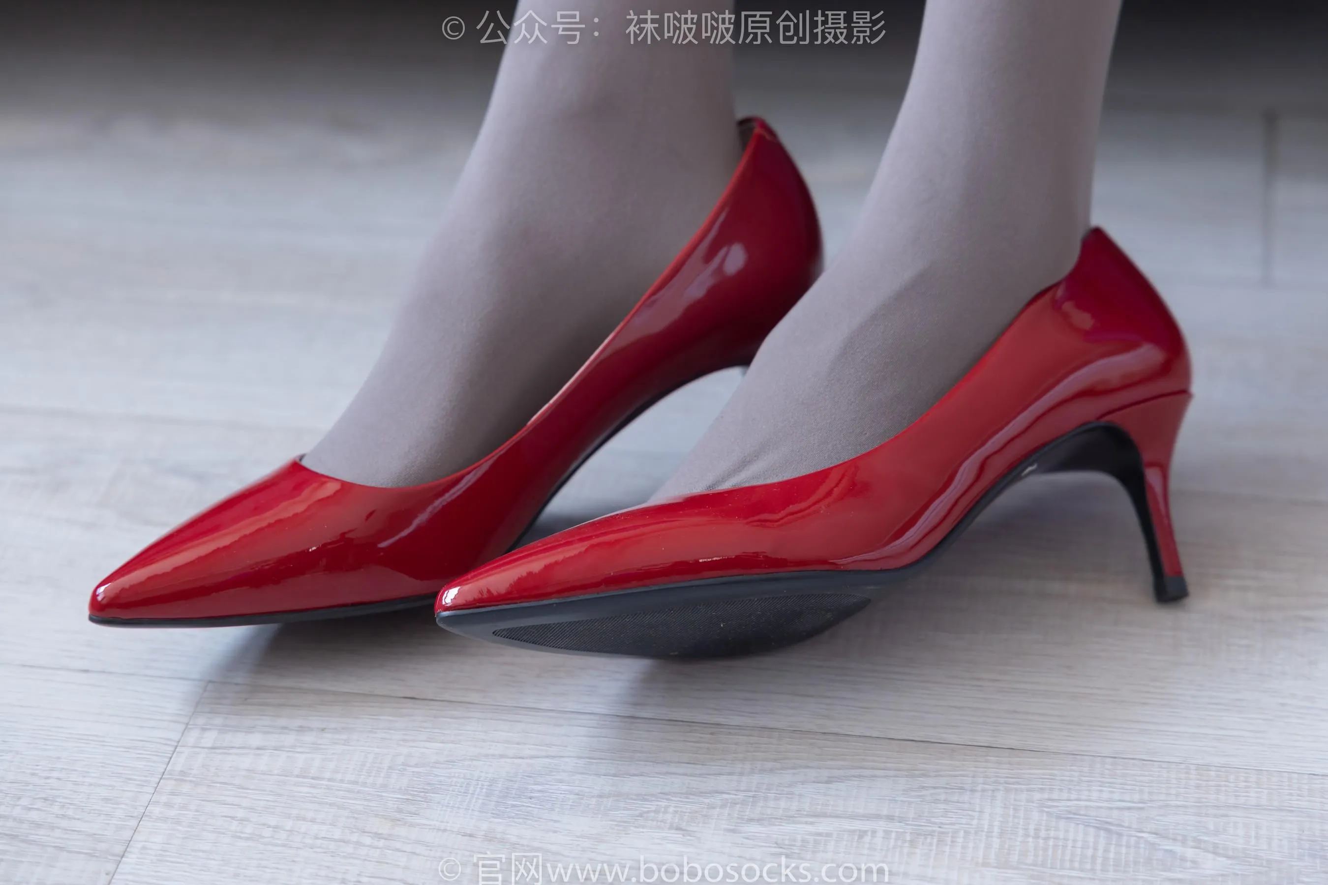 [BoBoSocks袜啵啵]NO.225 稚予-两双高跟鞋、厚灰丝 [47P]插图9